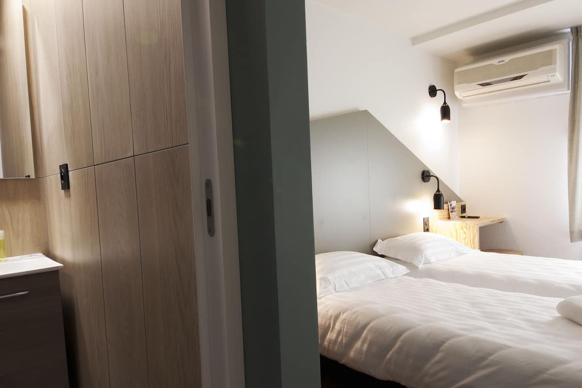 premium bedding, desk, iron/ironing board, free wifi