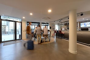 Lobby lounge - Campanile Paris - Clichy Centre (Clichy)