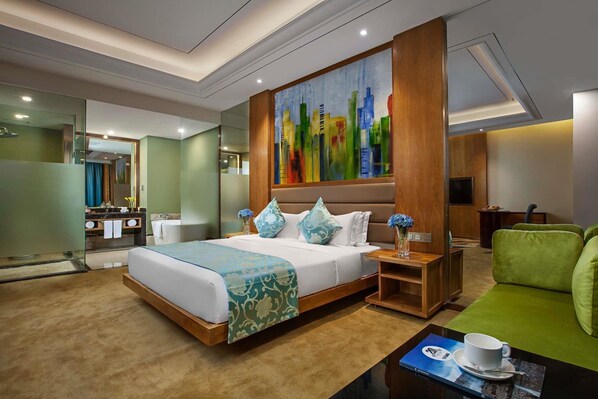 Zimmersafe, Schreibtisch, kostenloses WLAN, Bettwäsche