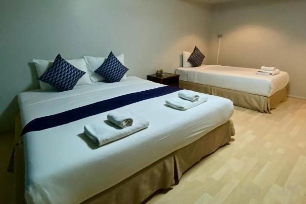 Desk, WiFi (free), bed sheets
