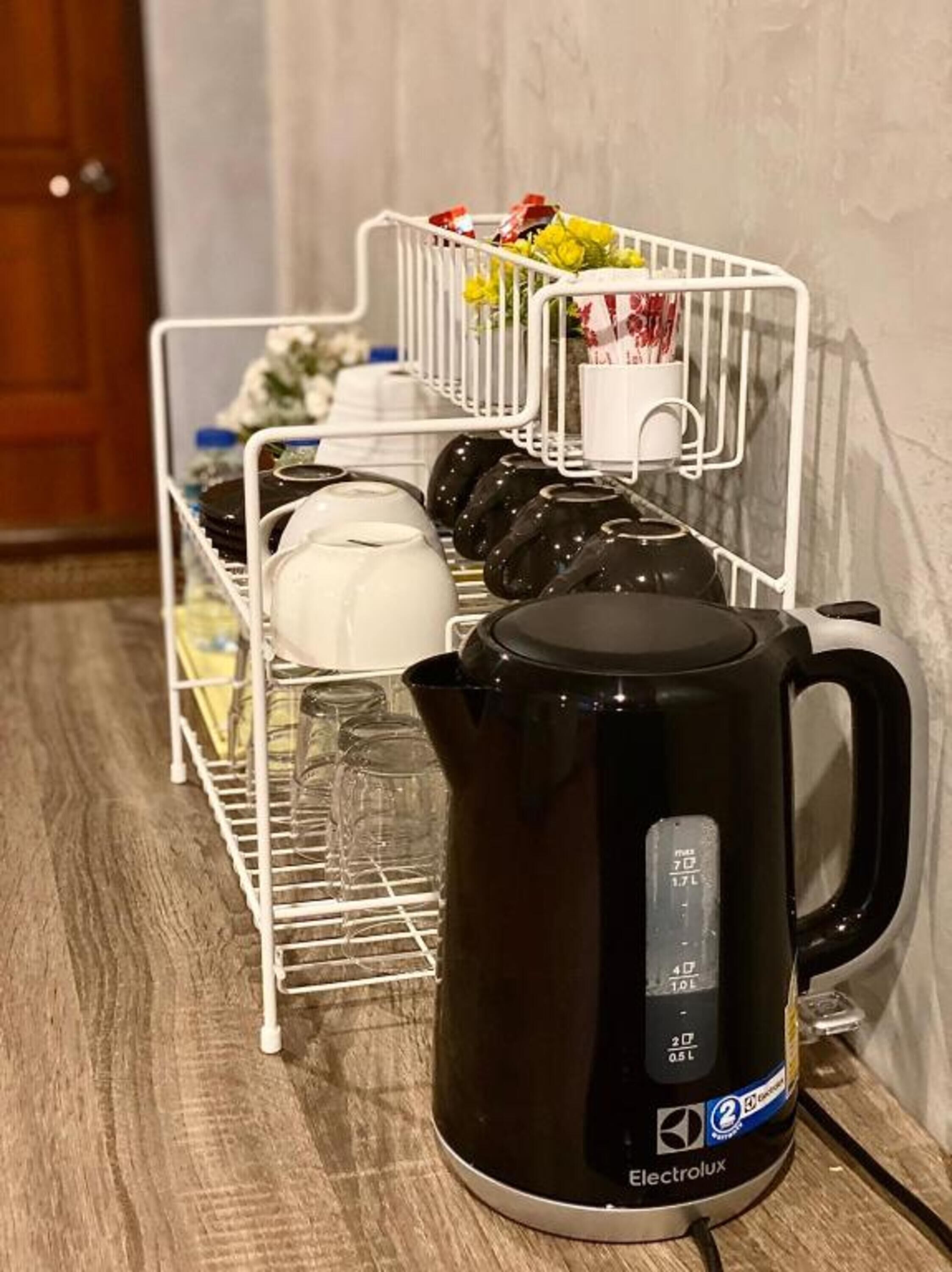 1 bedroom, desk, free wifi, bed sheets