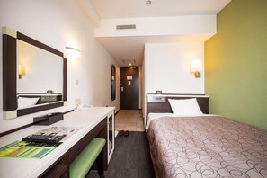 Desk, blackout drapes, iron/ironing board, free WiFi