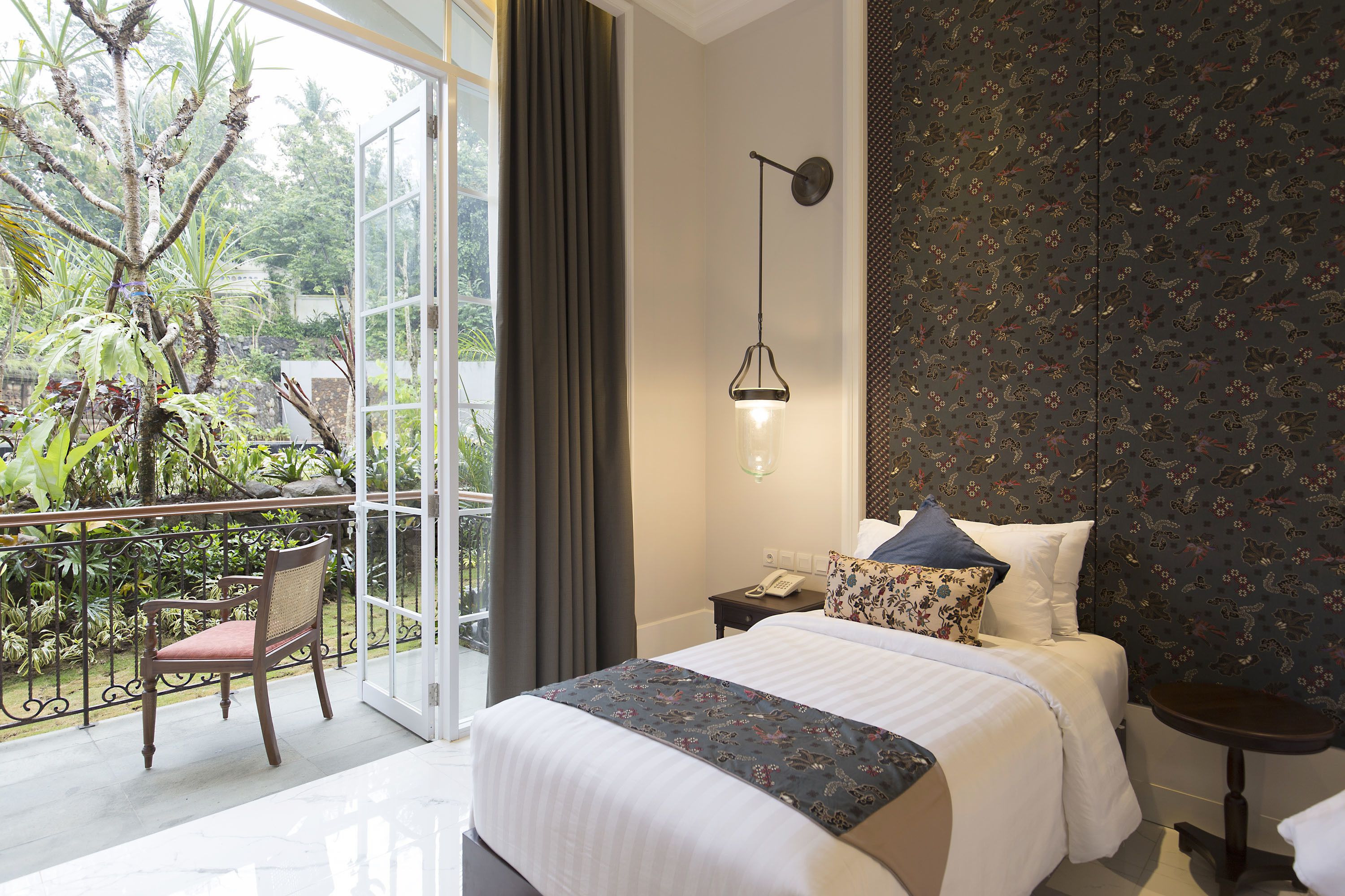 deluxe room | balcony view