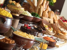 Daily full breakfast (IDR 242000 per person)