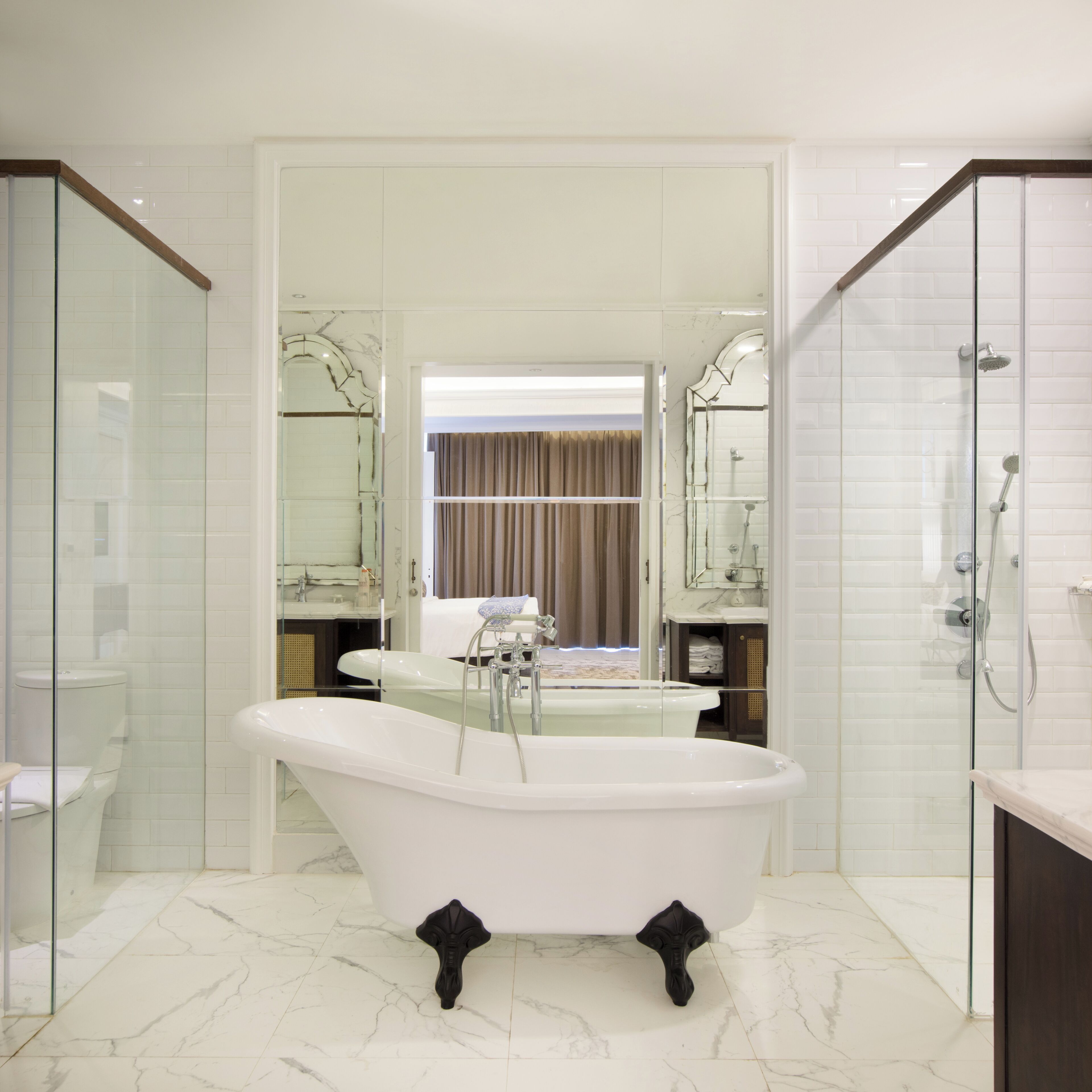 suite | bathroom | shower, eco-friendly toiletries, hair dryer, bathrobes
