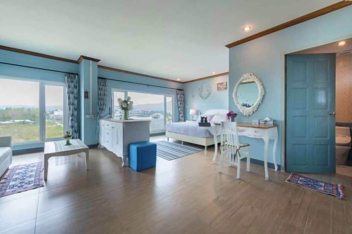 1 bedroom, desk, soundproofing, free WiFi