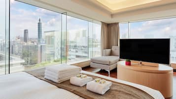 Panoramic Quadruple Room | Premium bedding, down comforters, pillowtop beds, in-room safe