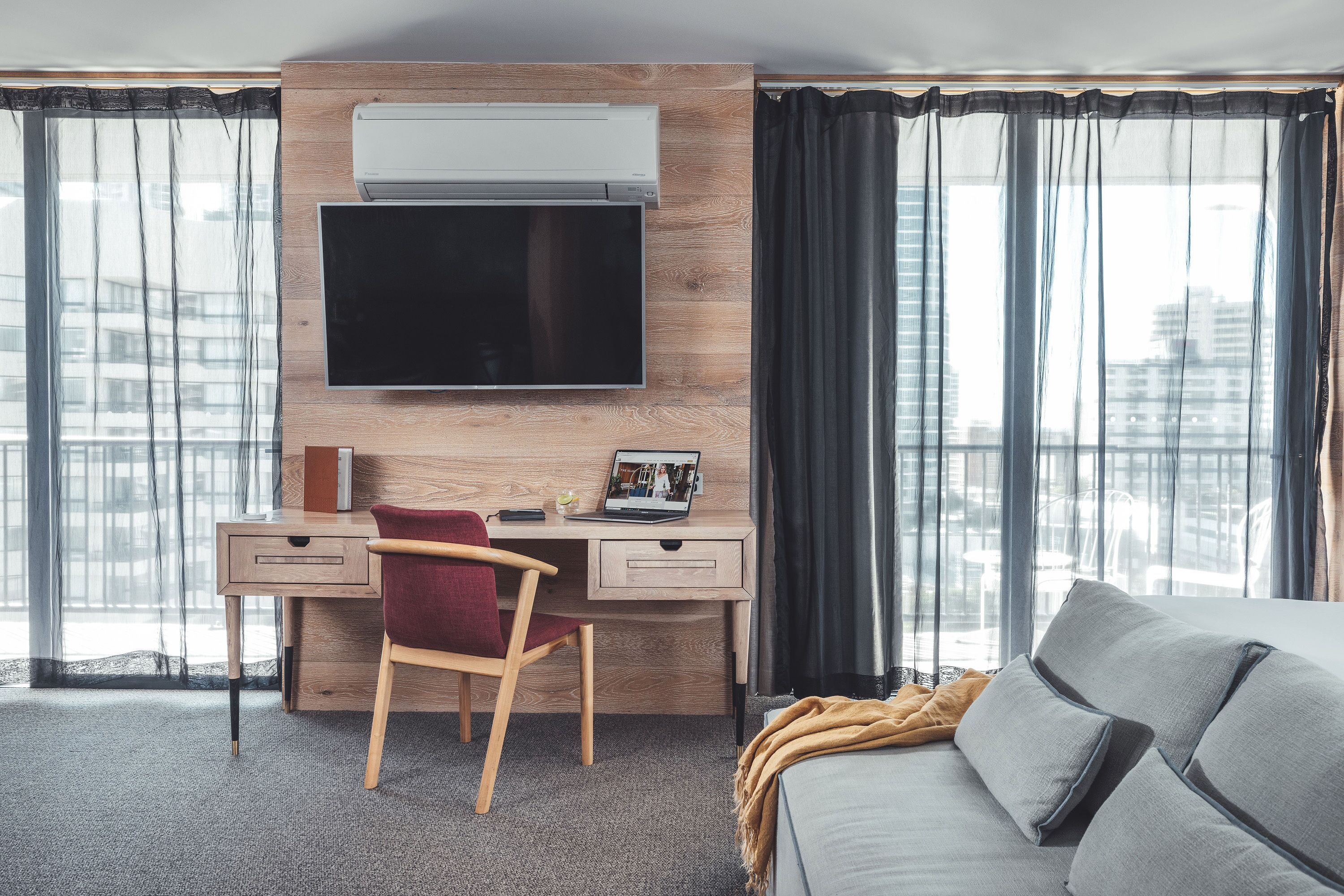 1 bedroom, premium bedding, in-room safe, desk