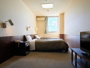 [Smoking] Twin [Shared bath and toilet] | Desk, free WiFi, bed sheets - Okadaya Bayside (Toyohashi)