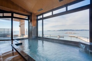 Tina de hidromasaje interior