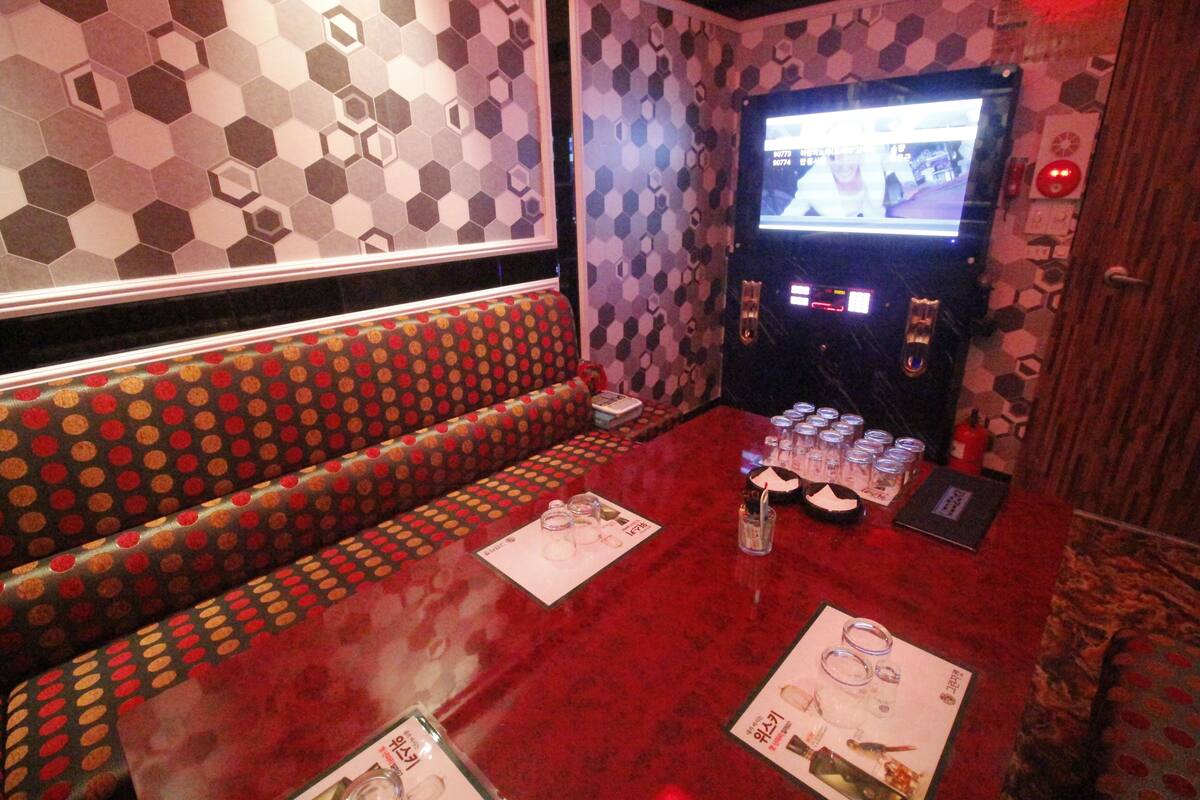karaoke room