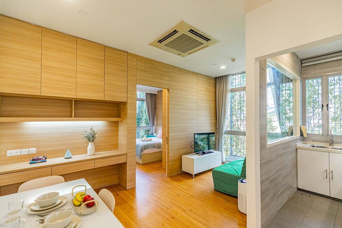 1 Bedroom Apartment | Living area | 29-inch LCD TV with cable channels, TV
