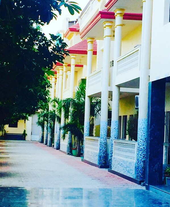 숙박 시설 구내