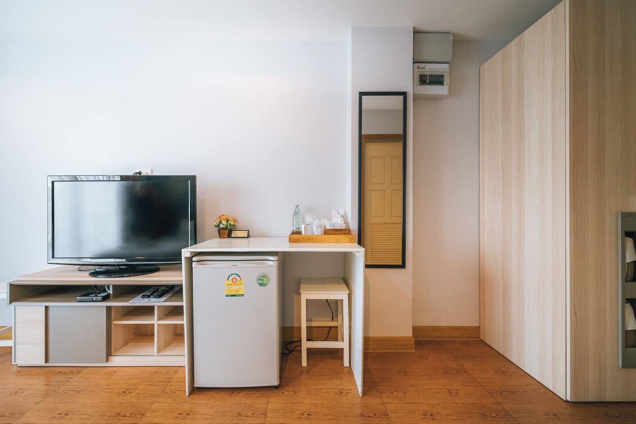 deluxe double room | desk, blackout curtains, rollaway beds, free wifi