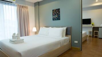 Deluxe Double Room | Desk, blackout curtains, rollaway beds, free WiFi