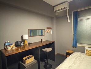 Double Room | In-room safe, free WiFi, bed sheets - Guest House Umikaji - Hostel (Naha)