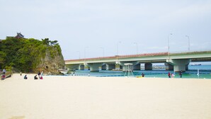 Nær stranden