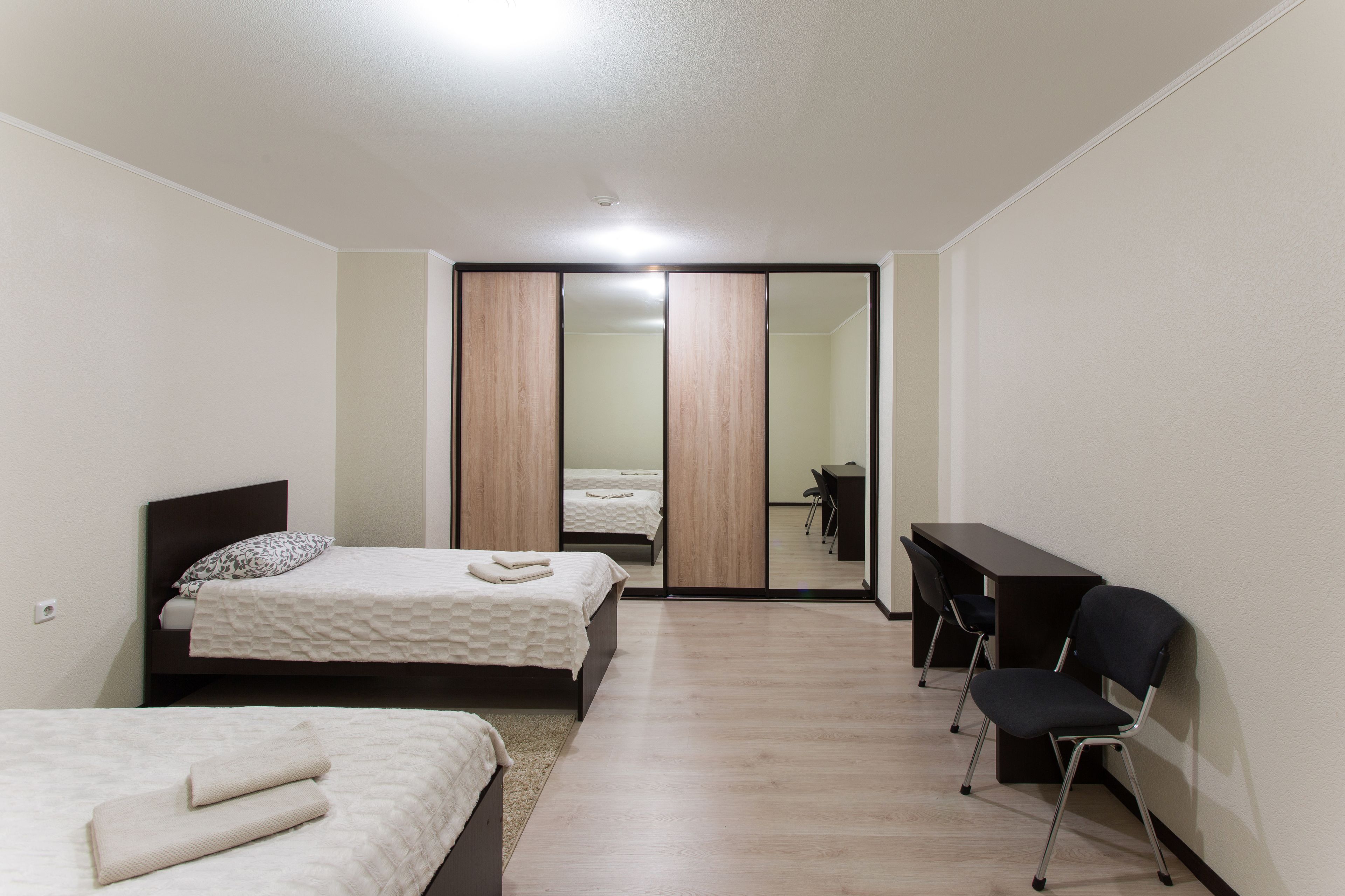 Chambre avec lits jumeaux | Bureau, lits pliants/supplémentaires, Wi-Fi gratuit