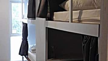 In-room safe, soundproofing, free WiFi, bed sheets