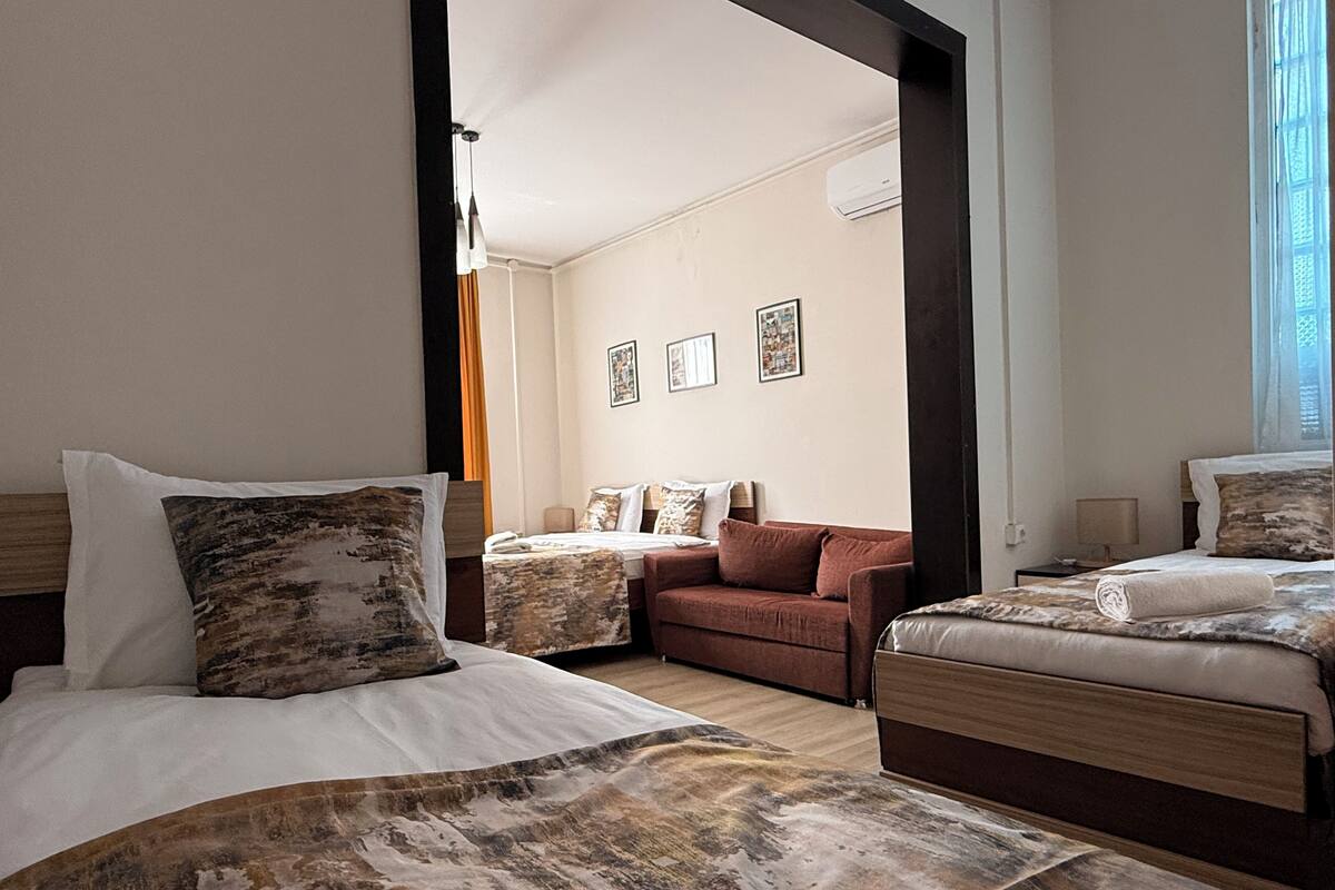 Family Room (3rd Floor) | In-room safe, desk, blackout drapes, soundproofing
