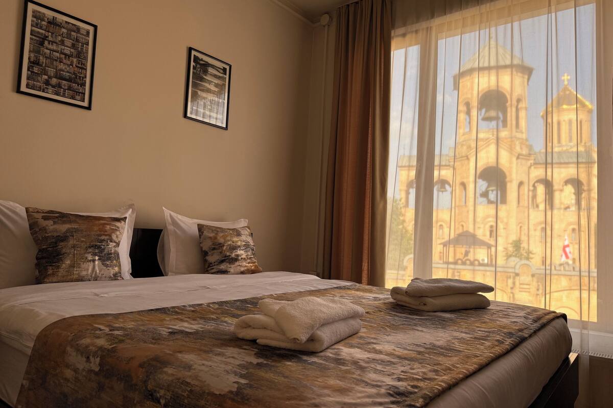 Standard Double Room | In-room safe, desk, blackout drapes, soundproofing
