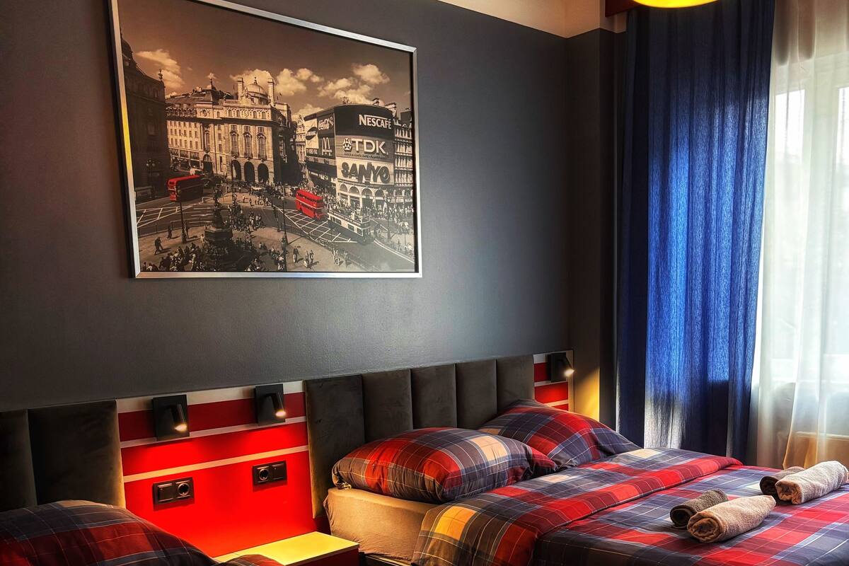 Suíte família, 2 quartos, para não fumantes | Berços (sobretaxa), Wi-Fi de cortesia, roupa de cama