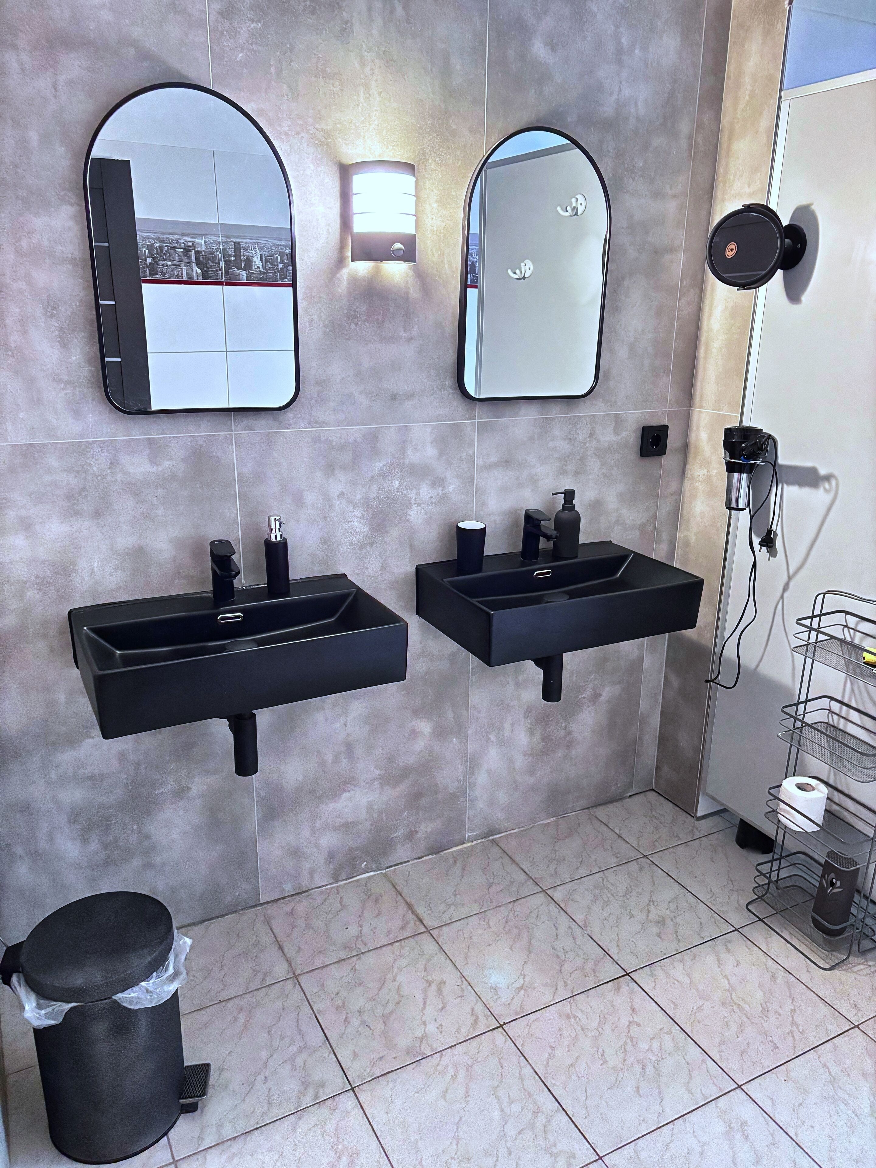 Triple Room, Shared Bathroom | Bathroom | Shower, free toiletries, hair dryer, towels