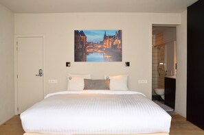 Fer et planche à repasser, Wi-Fi gratuit, draps fournis