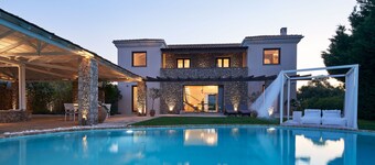 Luxury Villa Piedra
