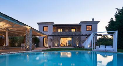 Luxury Villa Piedra