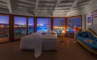 Deluxe Room, 1 King Bed, Sea View | Premium bedding, minibar, in-room safe, desk