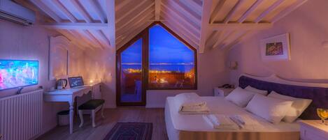 Premium bedding, minibar, in-room safe, desk