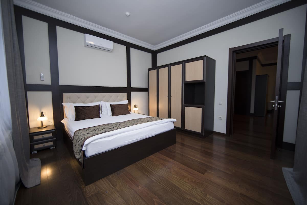 Villa, 1 Bedroom | 1 bedroom, minibar, in-room safe, desk