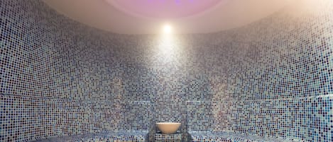 Couples treatment rooms, sauna, hot tub, steam room, Turkish bath