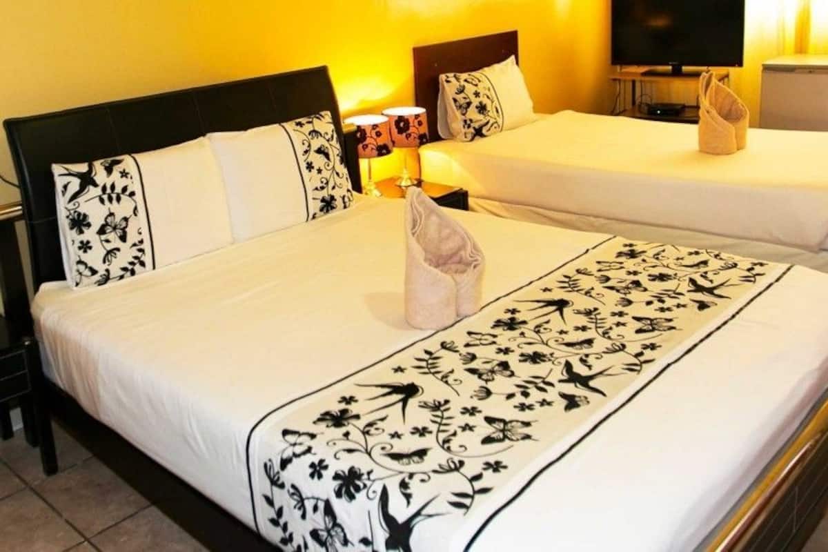 Twin Room | In-room safe, desk, free WiFi