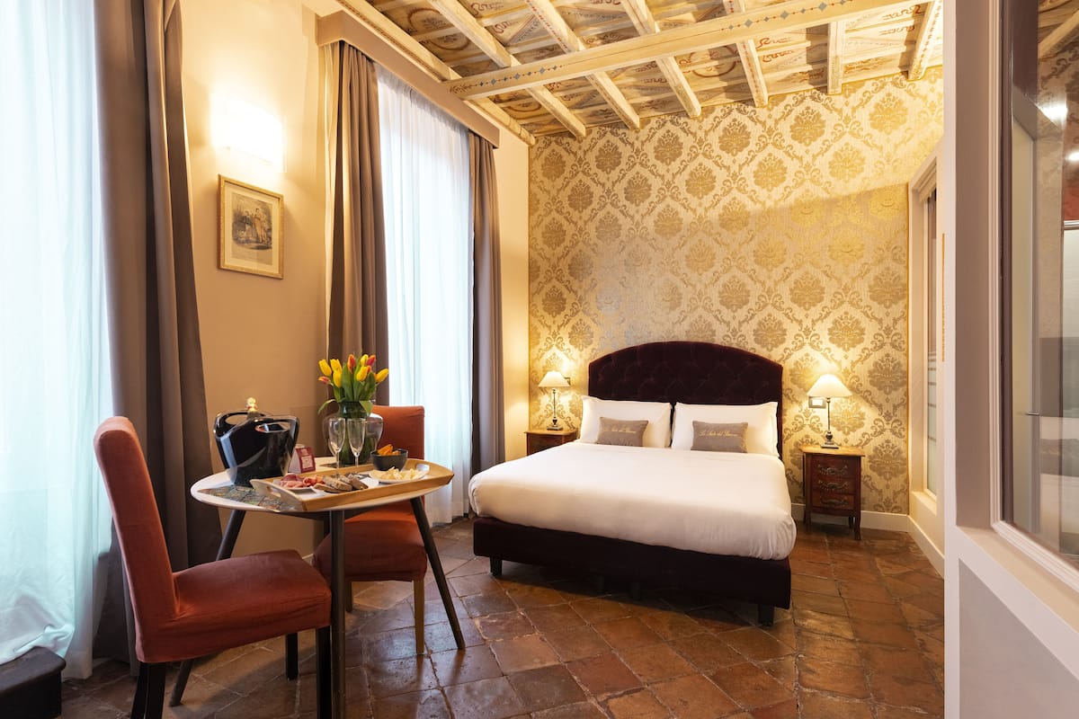 Deluxe Room, Balcony, City View | Egyptian cotton sheets, premium bedding, down comforters, pillowtop beds