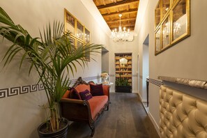 บริเวณนั่งเล่นที่ล็อบบี้