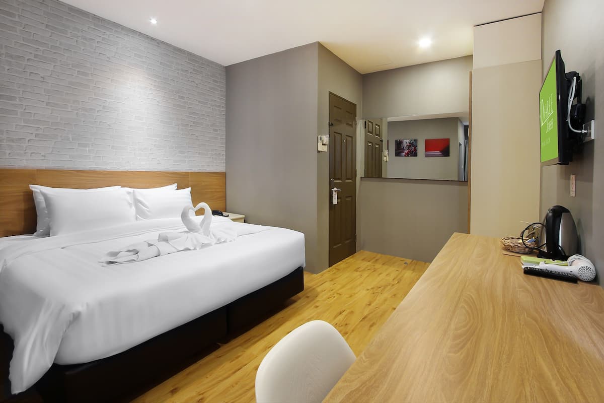 In-room safe, desk, blackout curtains, free WiFi