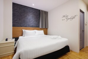 Caja de seguridad en la habitación, escritorio y cortinas blackout 