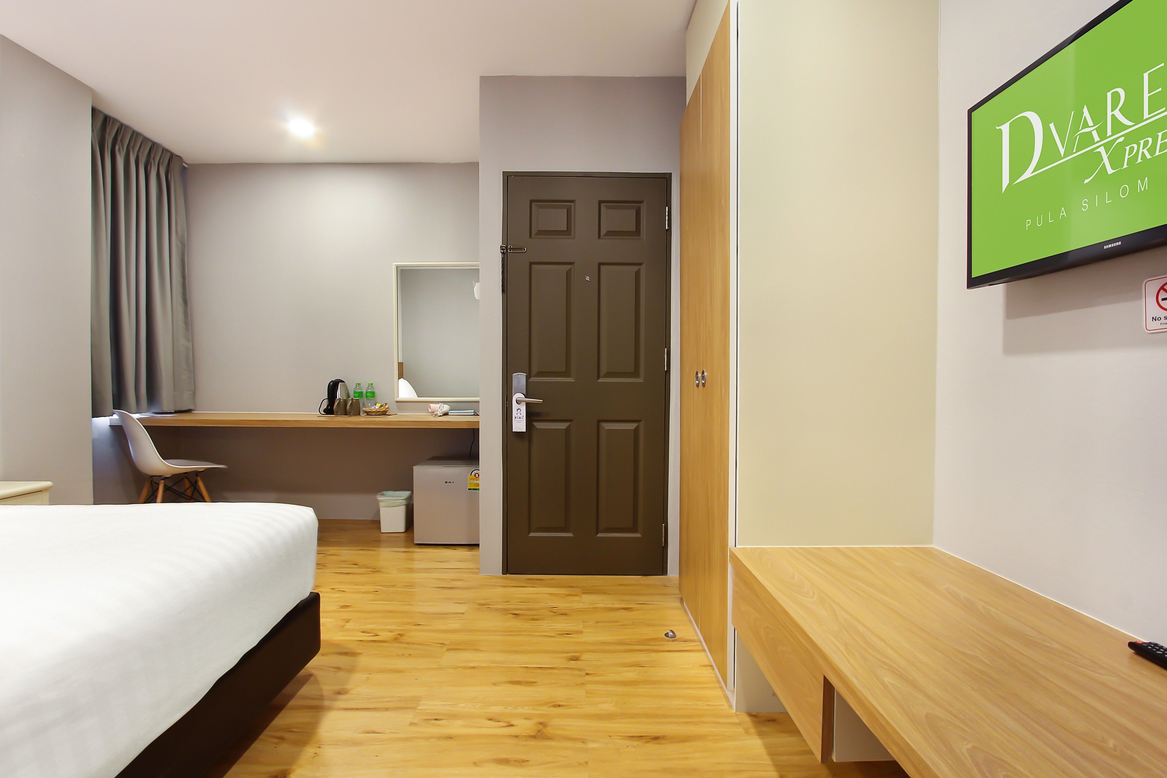 deluxe double or twin room | in-room safe, desk, blackout curtains, free wifi