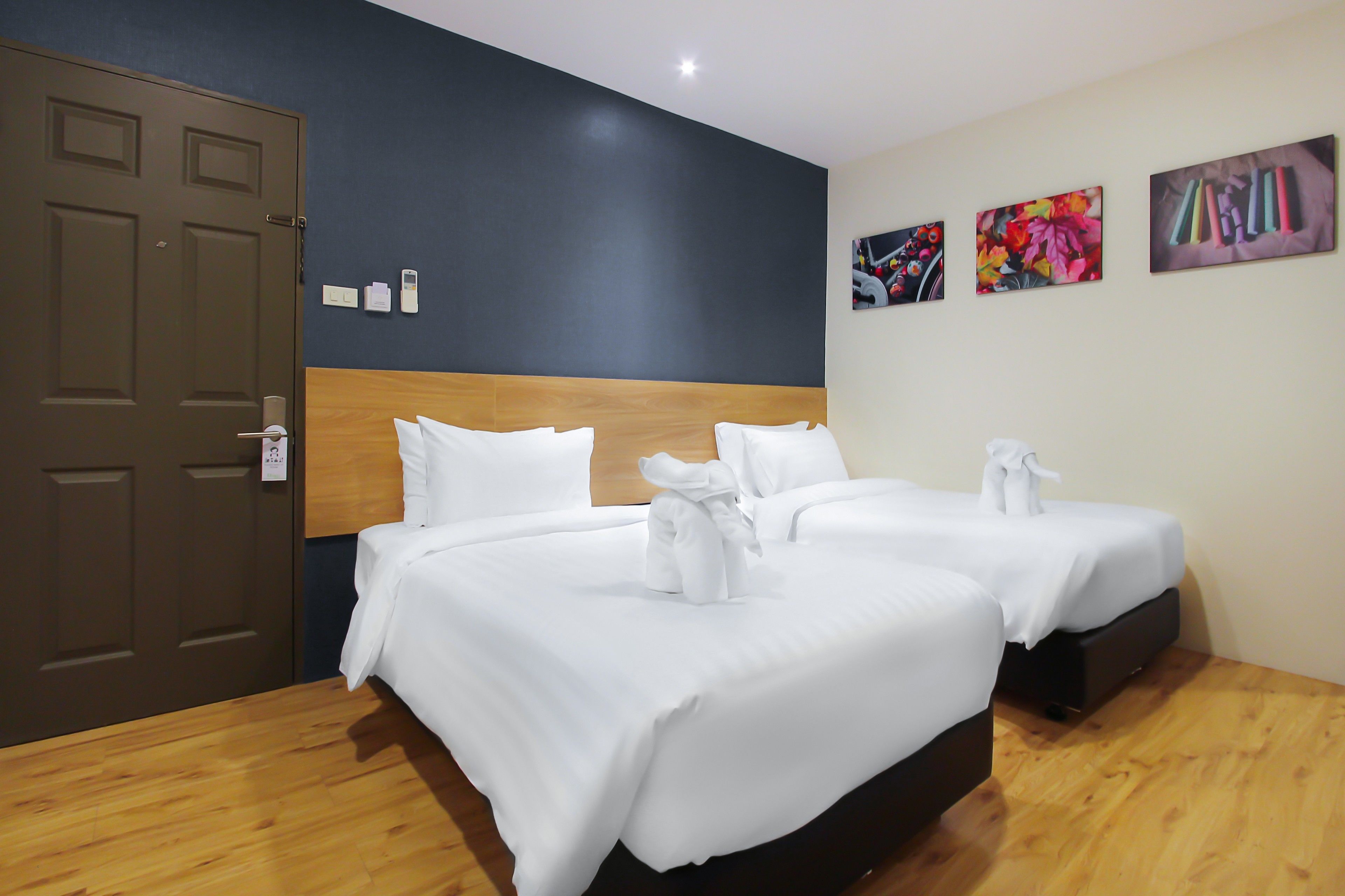 deluxe double or twin room | in-room safe, desk, blackout curtains, free wifi