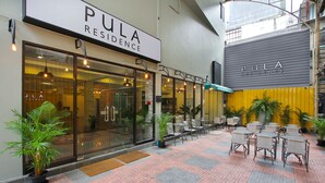 숙박 시설 입구