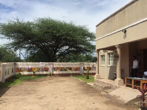 Lobby sitting area - Chiloto Guest House (Kasane)