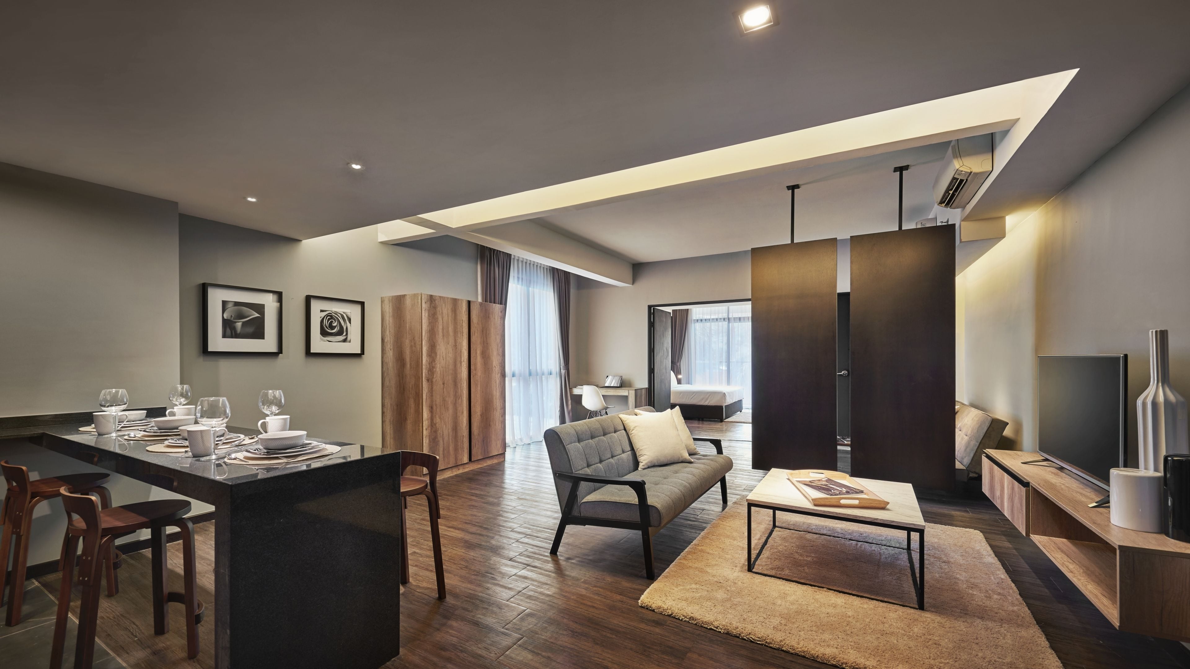 Family Suite King | In-room safe, individually furnished, desk, laptop workspace