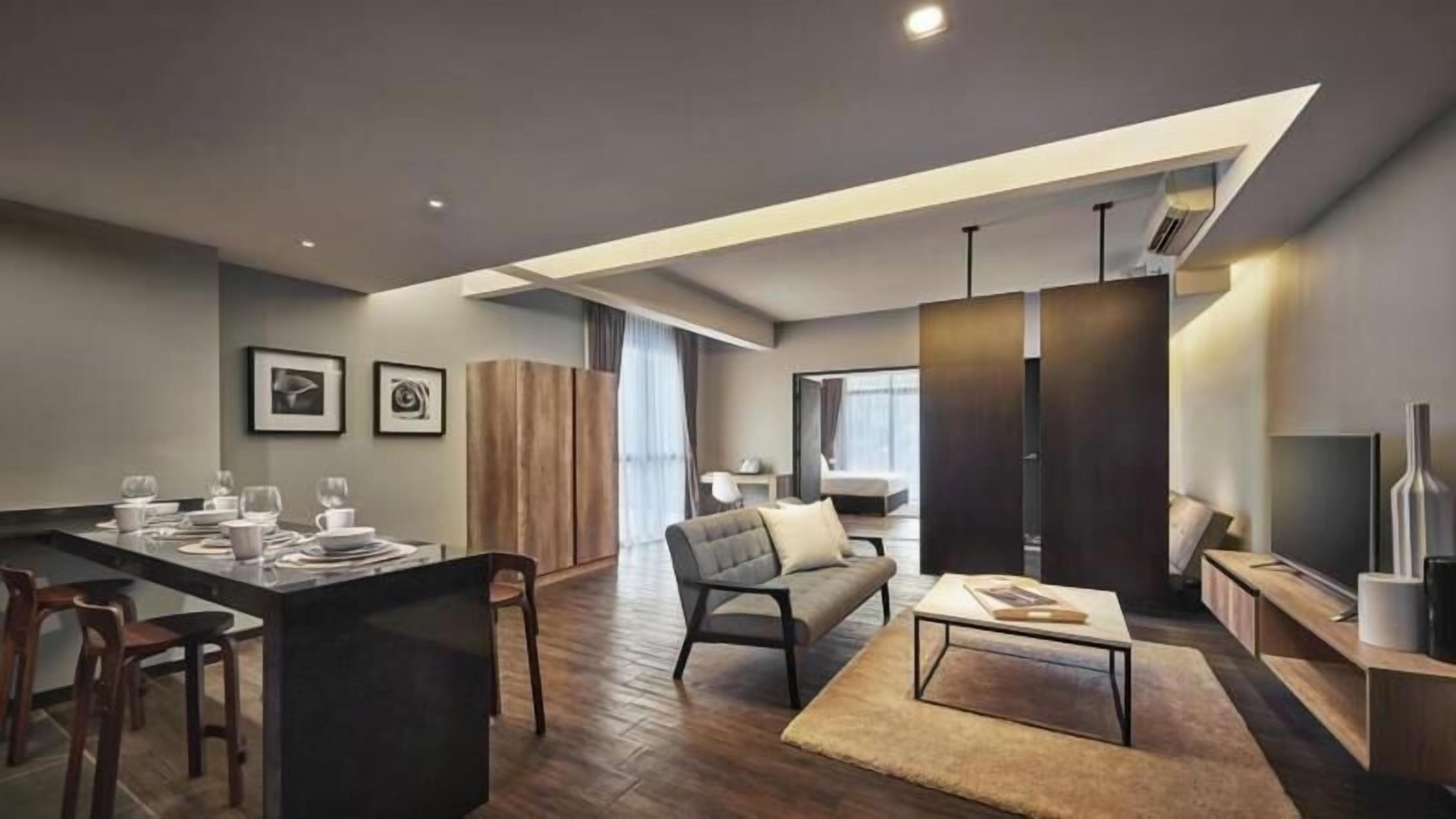 Oppholdsområde | LED-TV og peis