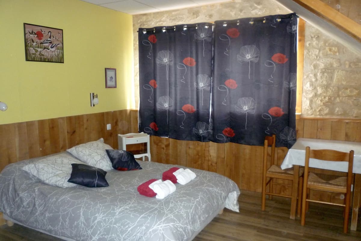 Standard Apartment, 1 Bedroom, Accessible, Park View (Gite du Verger ou de l'Arboretum) | 1 bedroom, premium bedding, pillowtop beds, in-room safe