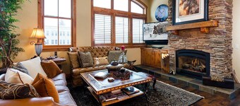 5th Street Penthouse 3 BedroomCondo By Moving Mountains