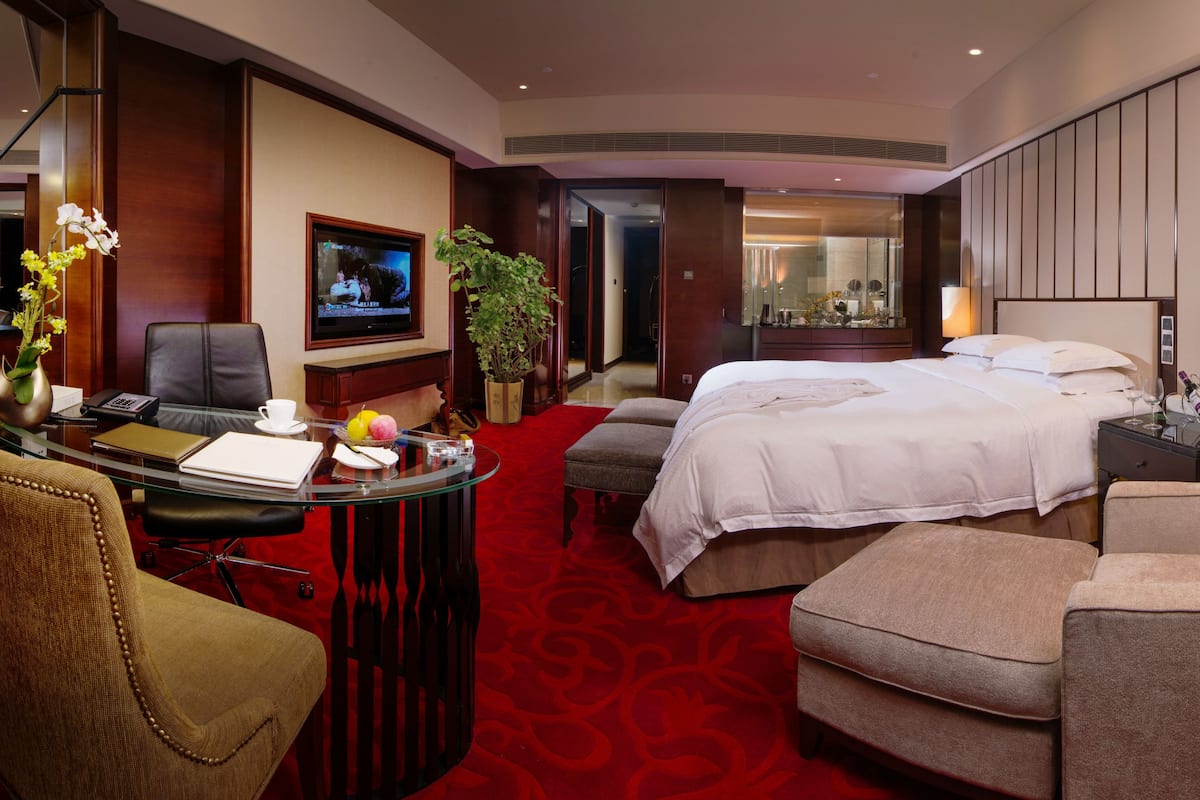 Deluxe-Suite | Hochwertige Bettwaren, Minibar, Zimmersafe, Schreibtisch