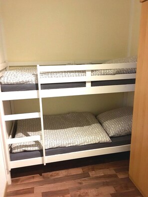Apartment, 2 Bedrooms | Room amenity