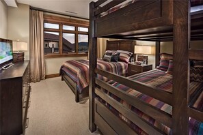 Condo, Multiple Beds, Mountain View (Treasure Mountain (#605) (Condo)) | 4 bedrooms, iron/ironing board, free WiFi, bed sheets